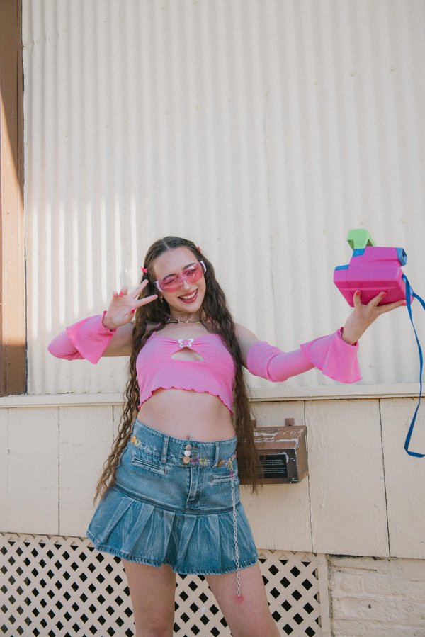 Discover the best Y2K clothing for a retro style revival